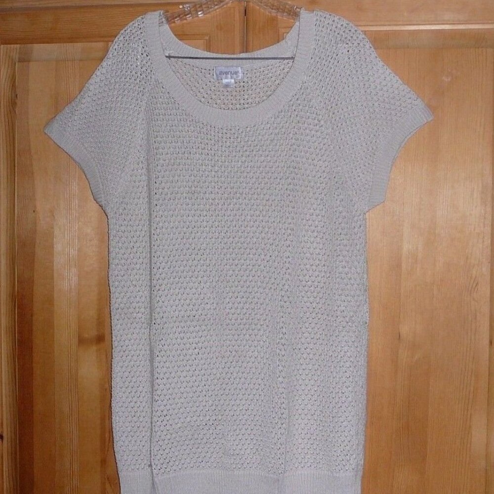 AVENUE Womans Short Sleeve Plus Size 18/20 Long Beige Knit Blouse Top